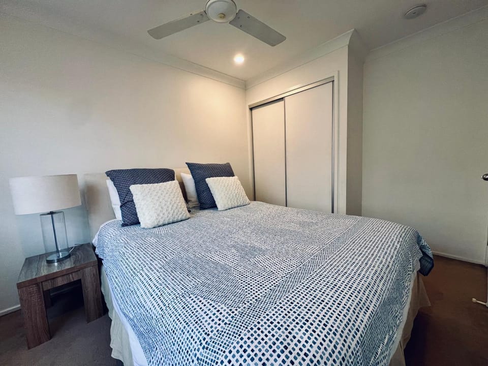 4 Bedroom Family House, Pets - Yes House in Sandstone Point