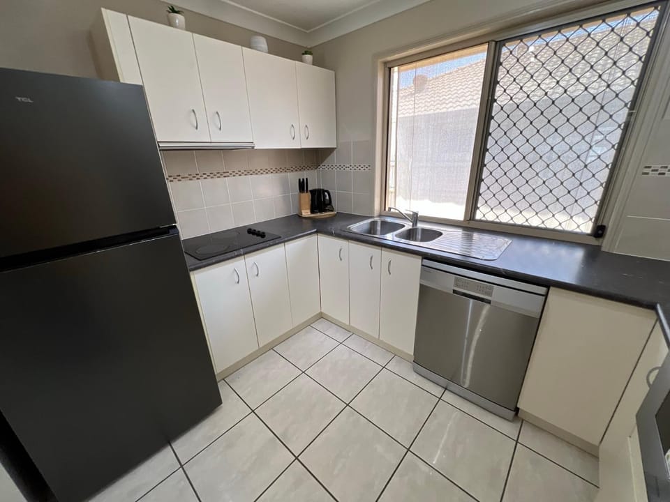 4 Bedroom Family House, Pets - Yes House in Sandstone Point