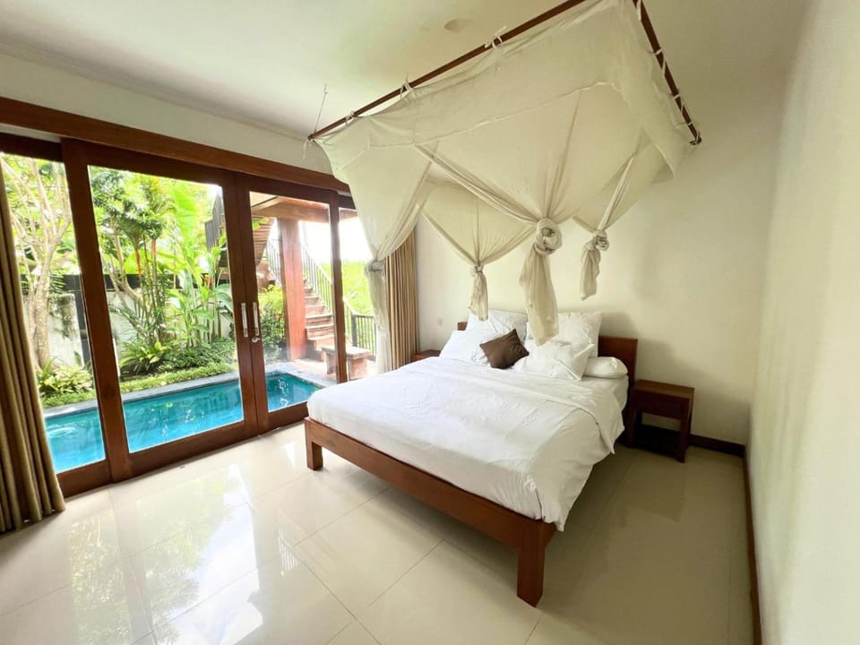 View (from property/room), Balcony/Terrace, Bedroom, Swimming pool, furniture, room service, towels, air conditioner
