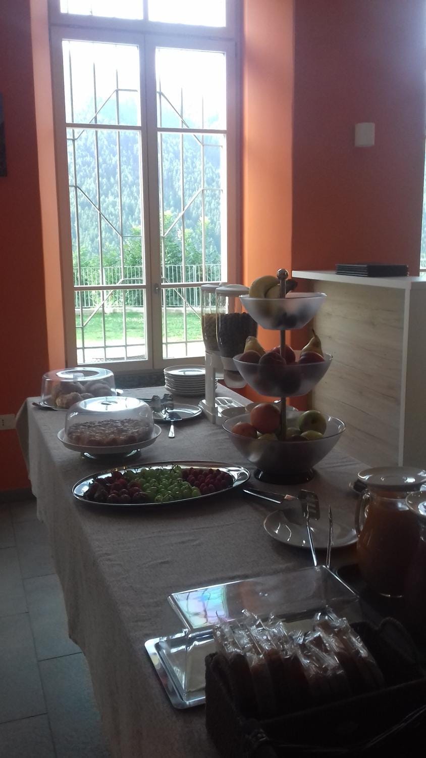 Food and drinks, Buffet breakfast, Italian breakfast