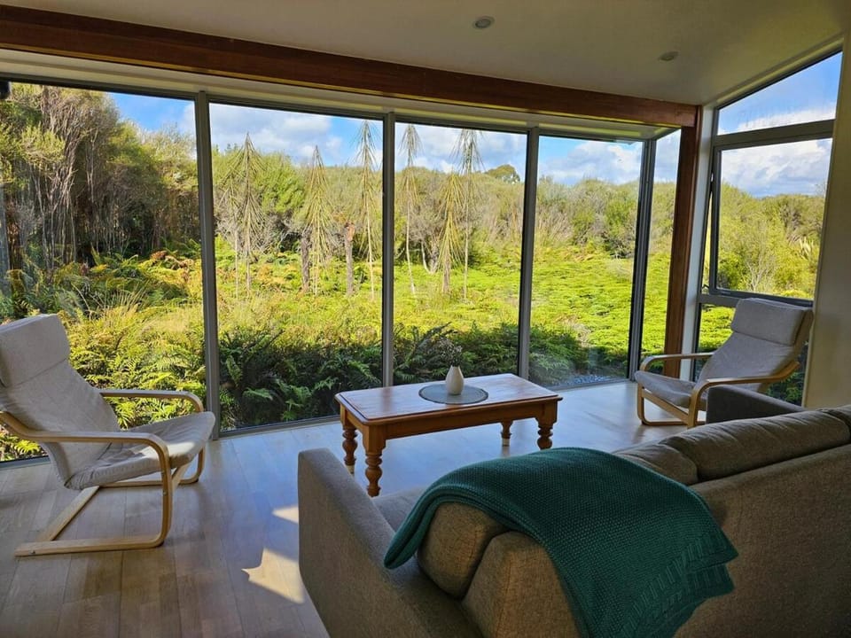 Fern View - Cozy 2-bedroom house House in West Coast