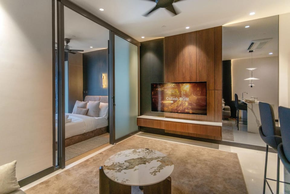 Communal lounge/ TV room, Bed, TV and multimedia, Living room, Bedroom