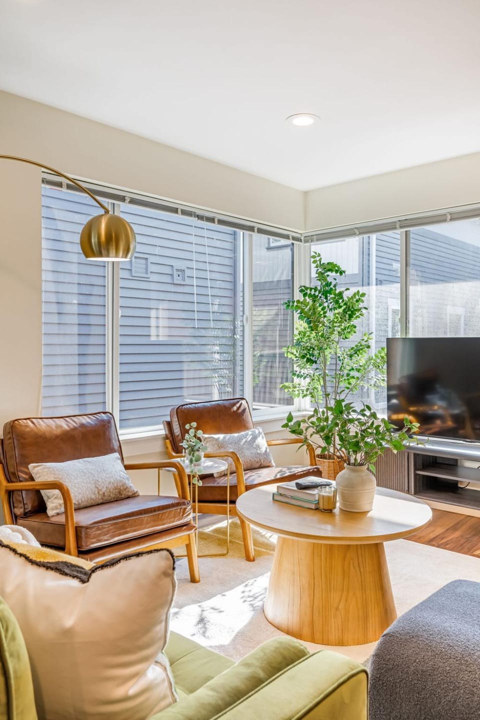 Designated Parking AC Walks to Space Needle DT Apartment in South Lake Union