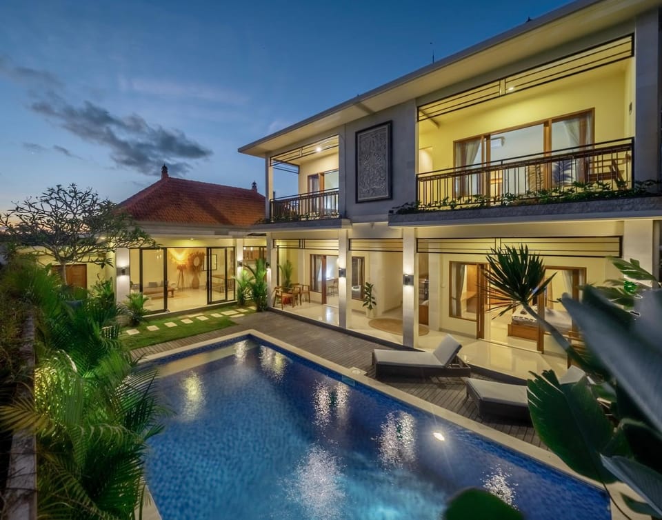 Property building, Swimming pool