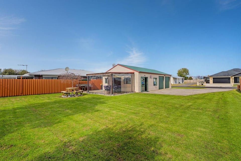 Property building, Day, Garden view