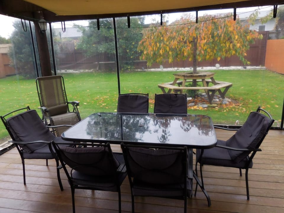 Patio, Garden, Dining area, Garden view