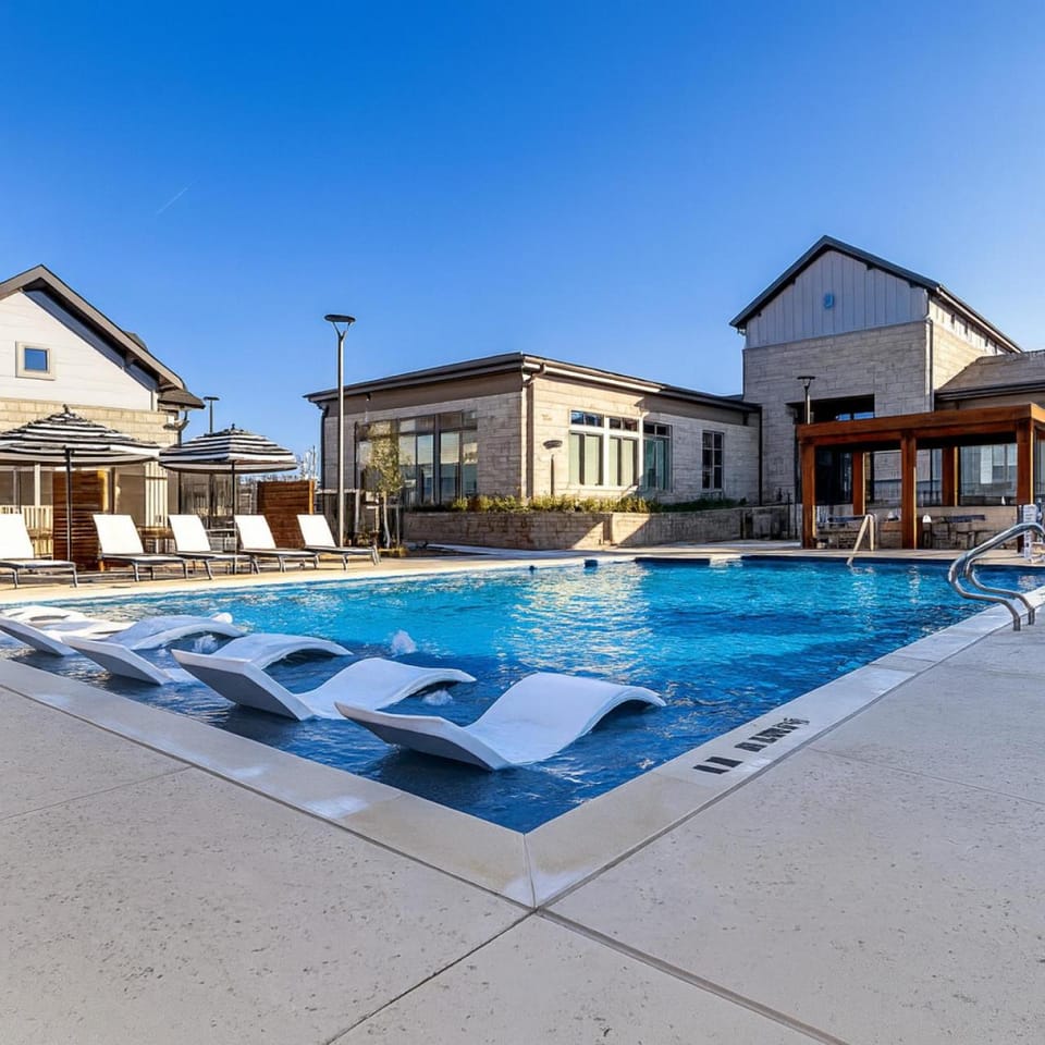 Swimming pool, sunbed