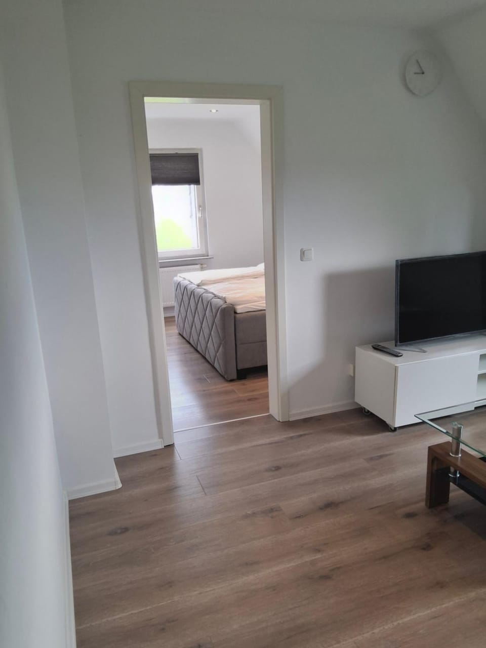 Living room, Guests