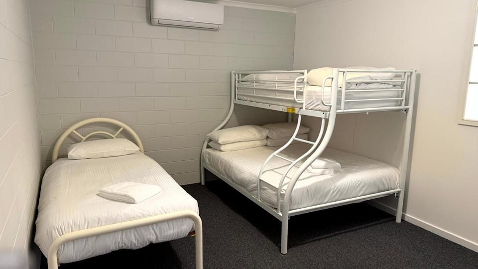 Highland View Studio Apartment in Lakes Entrance
