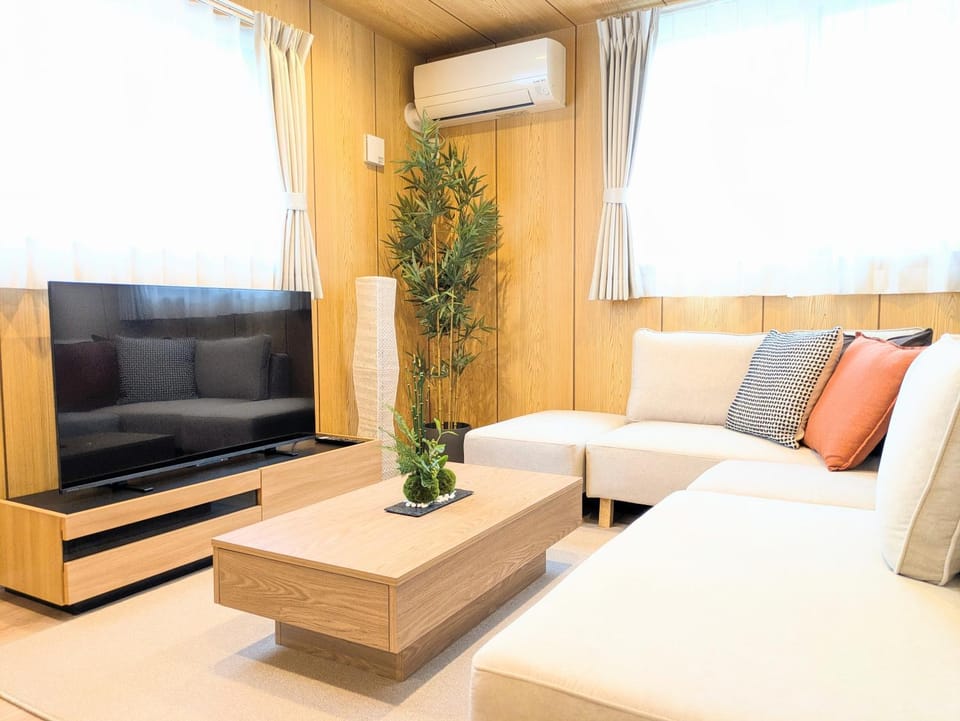 TV and multimedia, Living room, Seating area