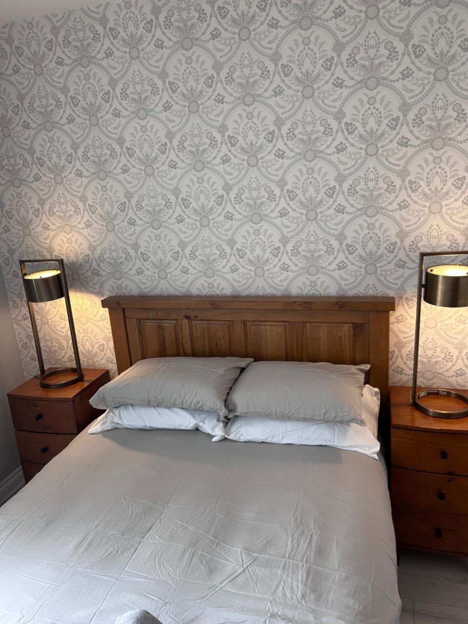 Belfast city center spacious 2 bed 2 bath apartment Apartment in Belfast