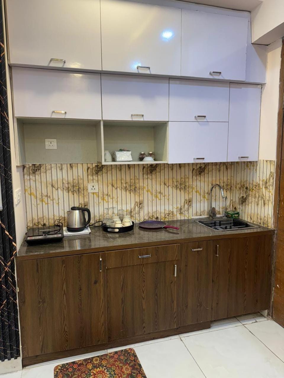 Cozy Studio Apartment in North Eye Noida Apartment in Noida