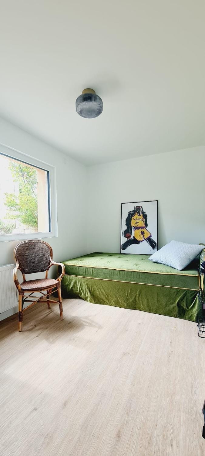 Bed, Photo of the whole room, Bedroom