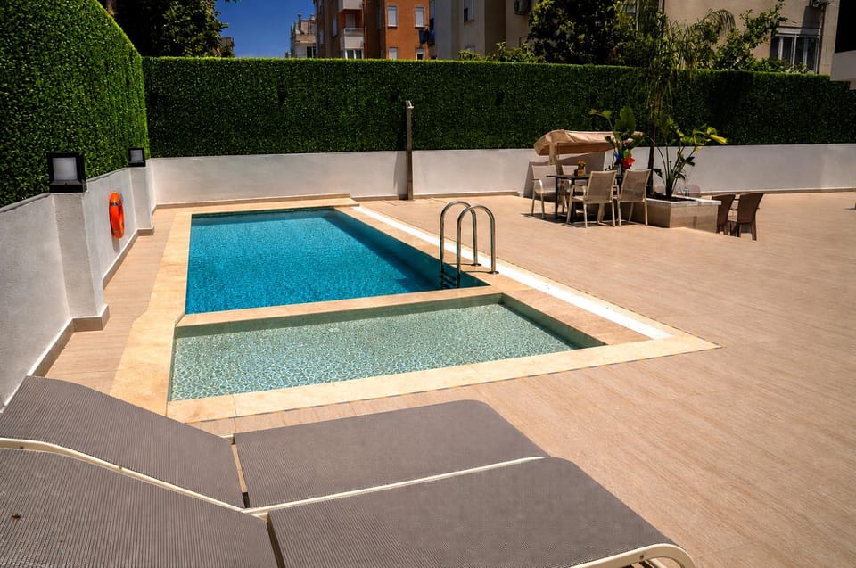 Day, Pool view, Swimming pool, sunbed