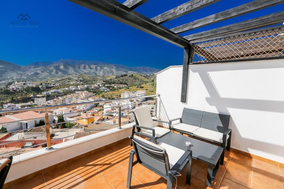 Mediterranean Dream with Sea Views, Parking & Pool Apartment in La Herradura