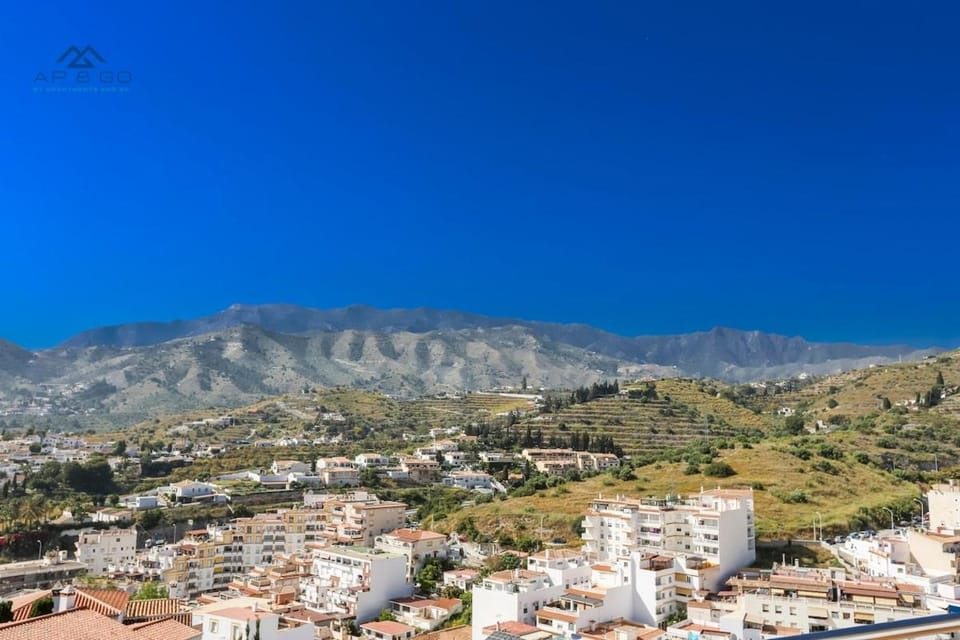 Mediterranean Dream with Sea Views, Parking & Pool Apartment in La Herradura