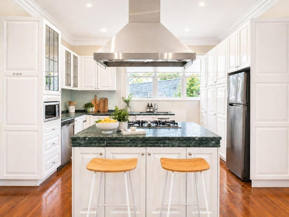 Mosman 3 BR Family Escape Near from the Beach House in Sydney