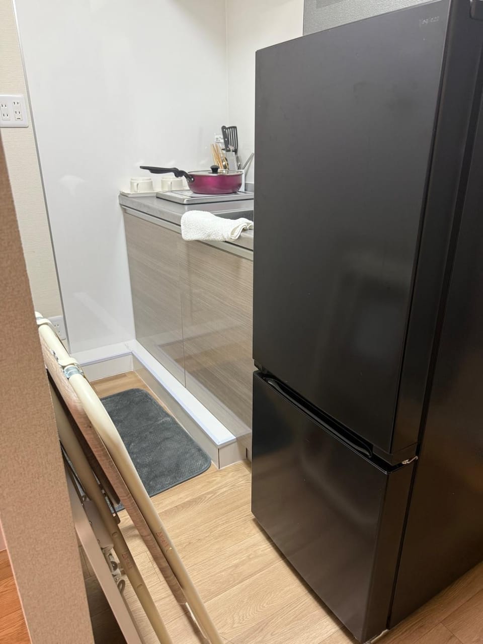Namba Station 6 minutes, Nipponbashi Station 2 minutes, Dotonbori 9 minutes, Kuromon Market 30 seconds, 3rd floor, No elevator Apartment in Osaka