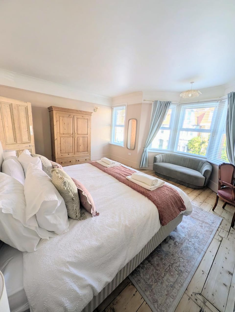 Free parking, EV plugin, pet friendly and beach at the end of the road House in Great Yarmouth