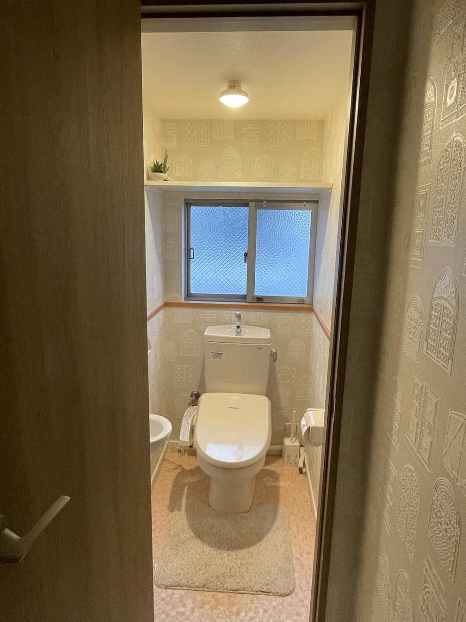 Namba Station 6 minutes, Nipponbashi Station 2 minutes, Dotonbori 9 minutes, Kuromon Market 30 seconds, 4th floor, No elevator Apartment in Osaka