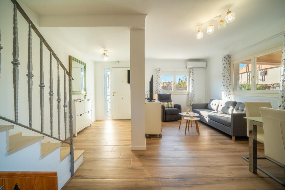 Communal lounge/ TV room, Living room