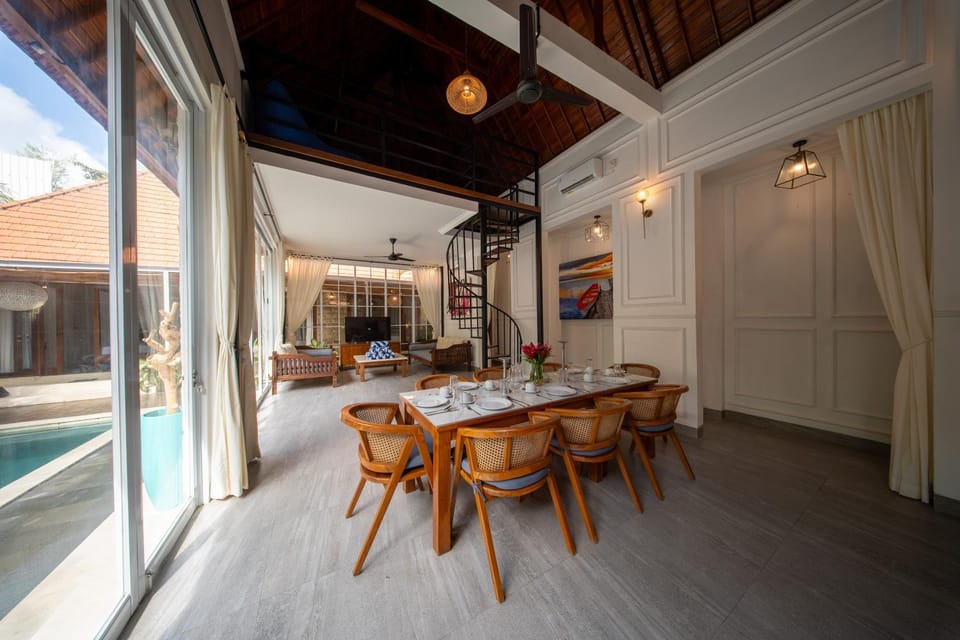Property building, Breakfast