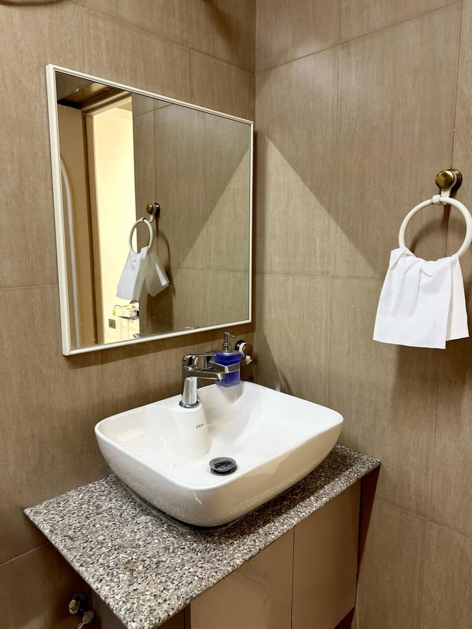 5 Star Stay in Koregaon Park Apartment in Pune