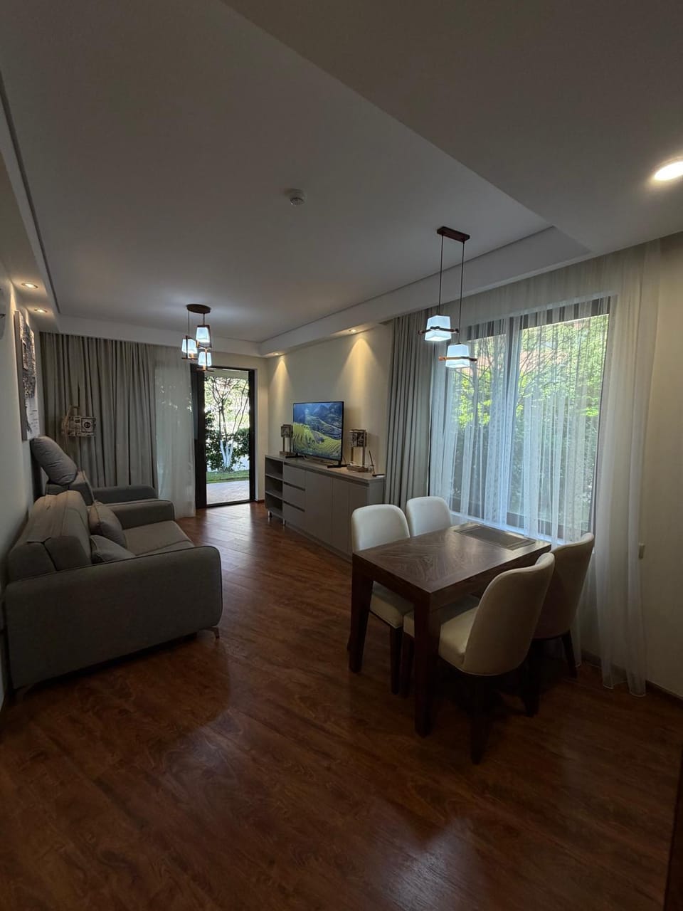 TV and multimedia, Seating area