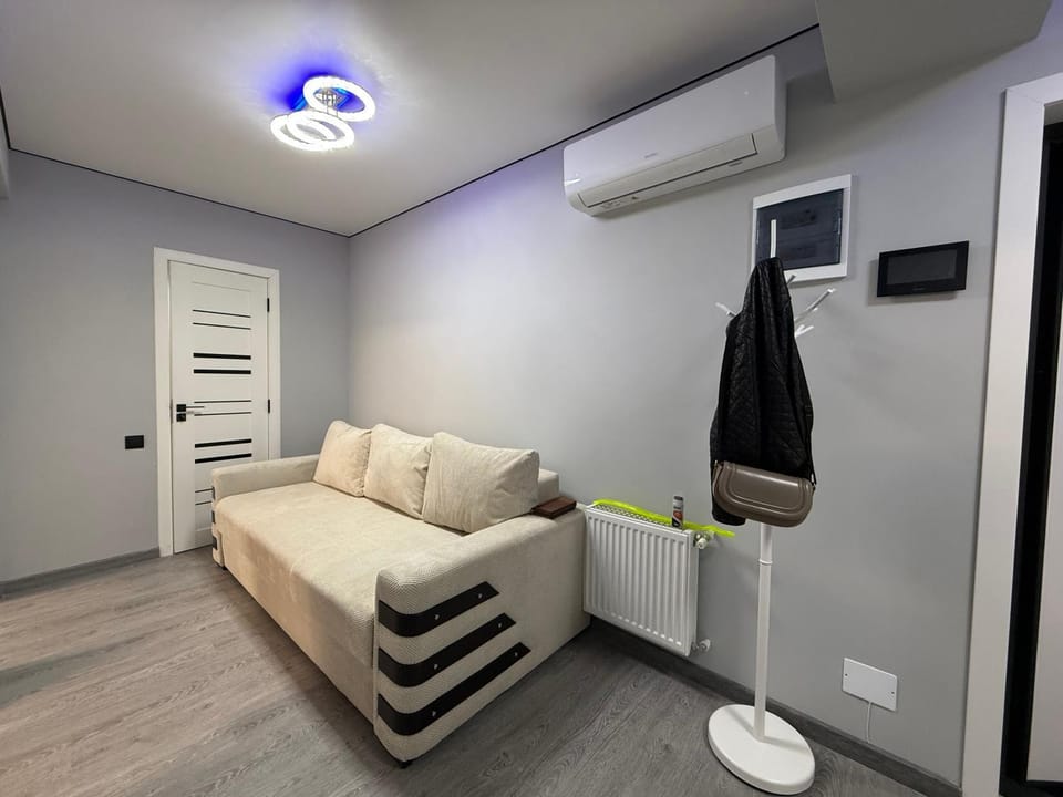 Apartament white 2 rooms Mall Apartment in Chișinău