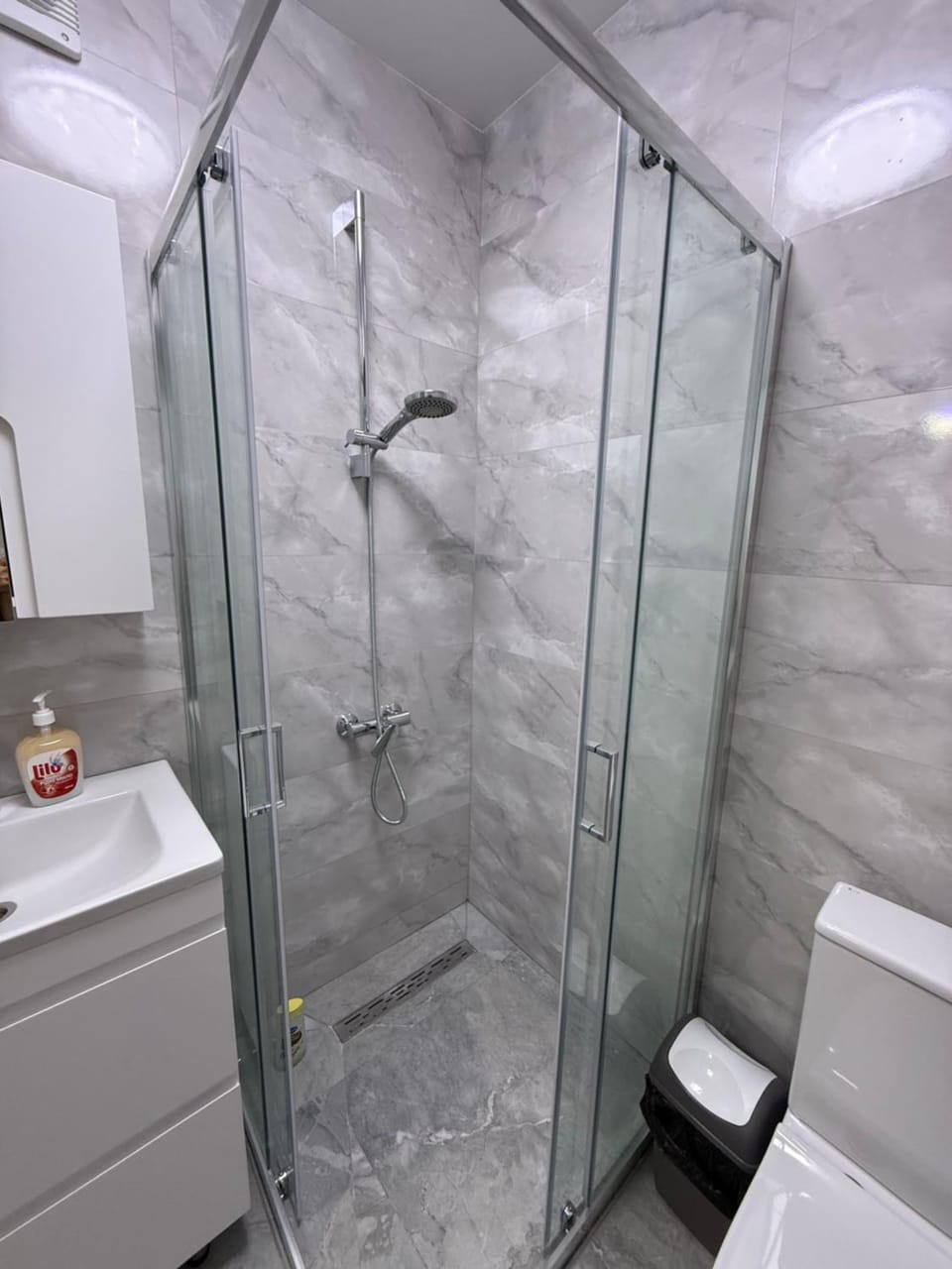 Apartament white 2 rooms Mall Apartment in Chișinău
