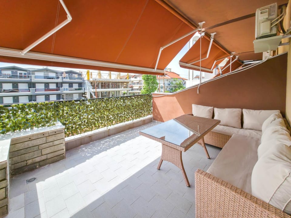 Patio, Day, View (from property/room), Balcony/Terrace, Seating area