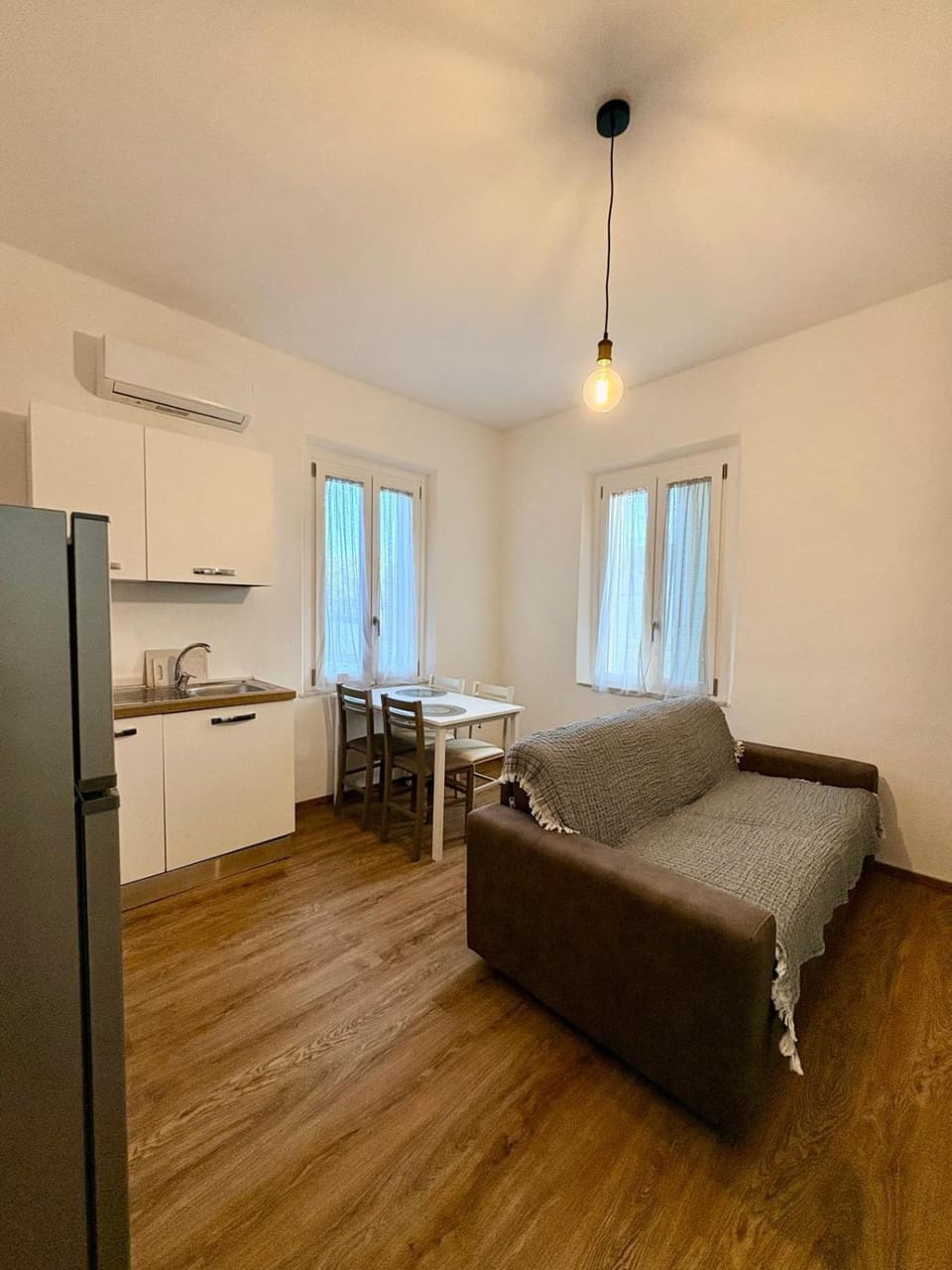 Kitchen or kitchenette, Living room, Dining area