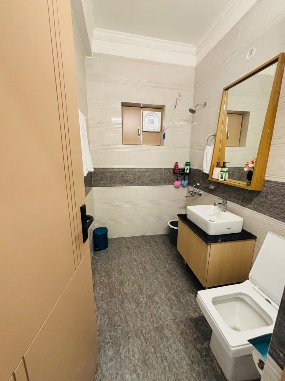 Shri Swamini Kunj- A Blissful Stay Near PremMandir Apartment in Uttar Pradesh