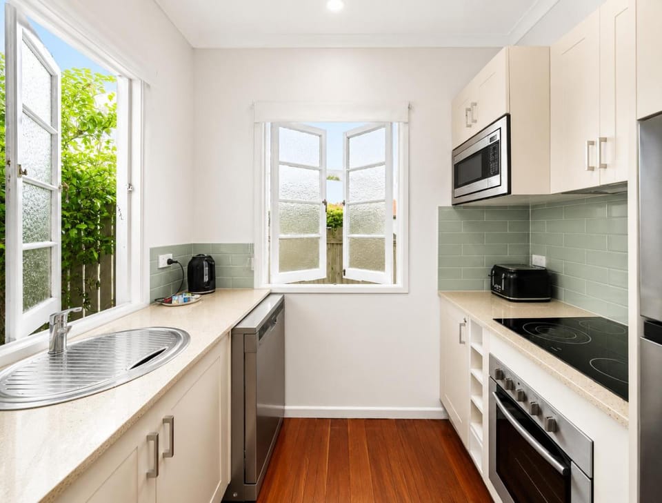 Kitchen or kitchenette, oven, stove