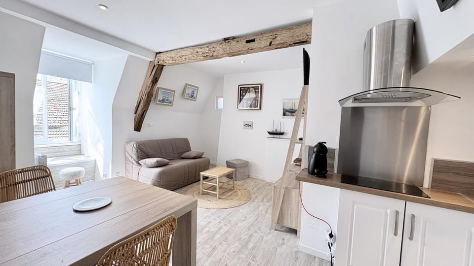 Chez Pierre -Studio 2 personnes centre ville Saint Valery sur Somme Apartment in Hauts-de-France