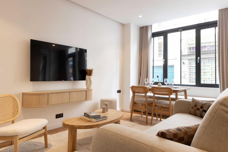TV and multimedia, Living room, Dining area
