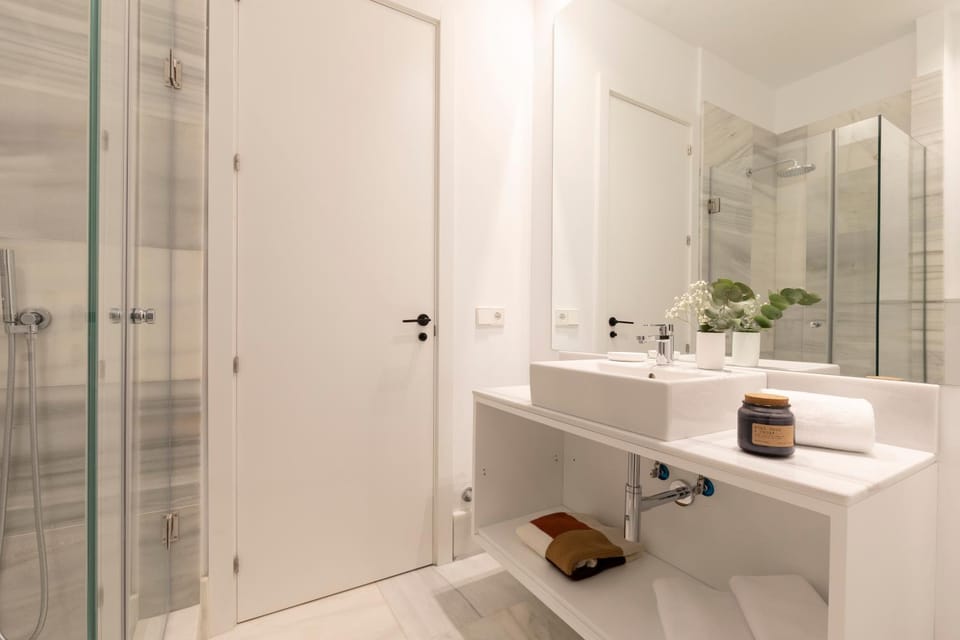 Shower, Bathroom, towels