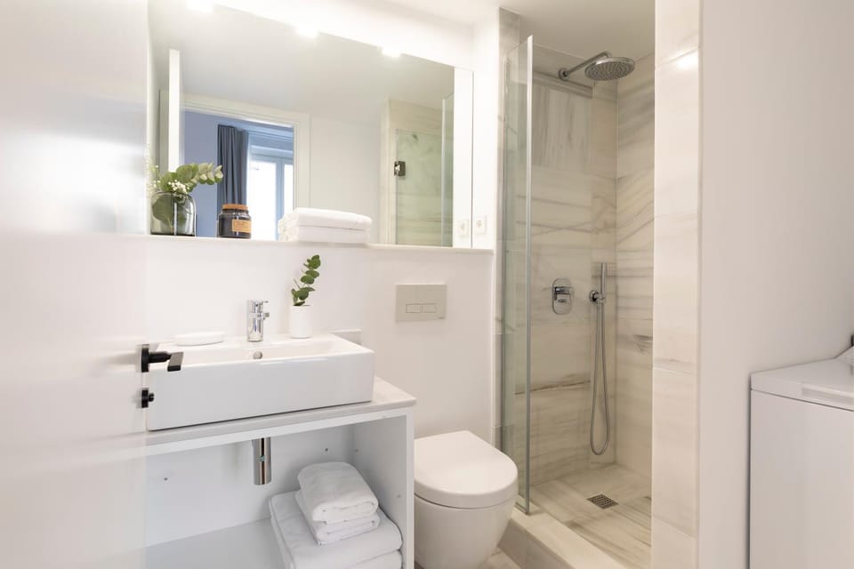 Shower, Bathroom, towels