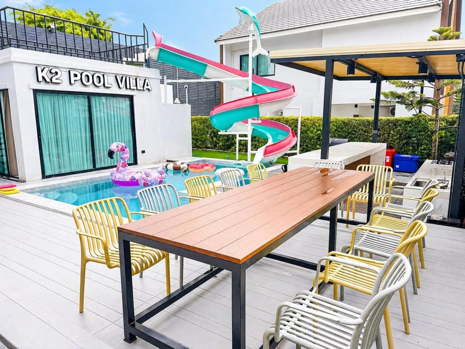 Day, View (from property/room), Balcony/Terrace, Dining area, Evening entertainment, Pool view, Swimming pool