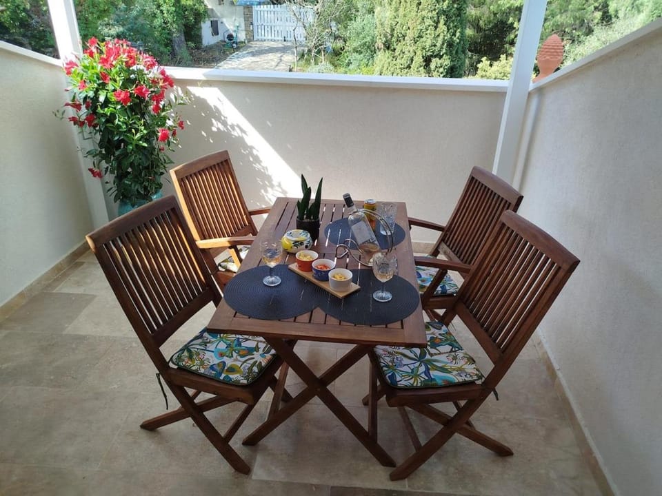 Cozy, bright, air-conditioned 2-room apartment with mezzanine & terrace Apartment in Saint-Raphael