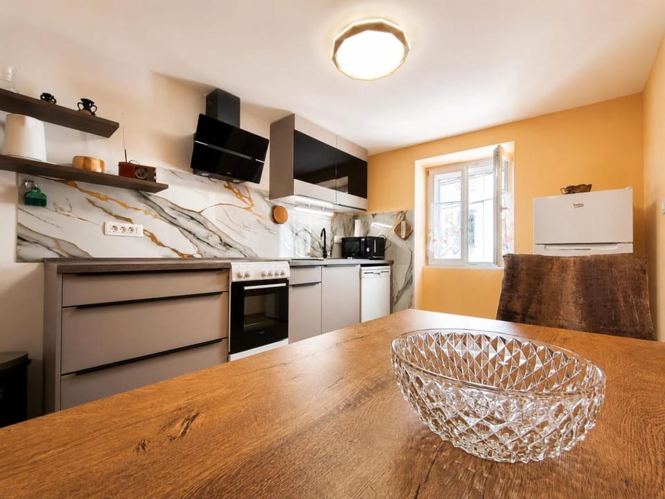 dishwasher, microwave, oven, kitchen