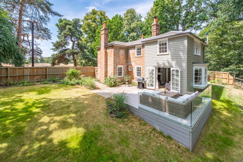 Exceptional woodland cottage in Constable Country - Cosgrove Lodge House in Babergh District