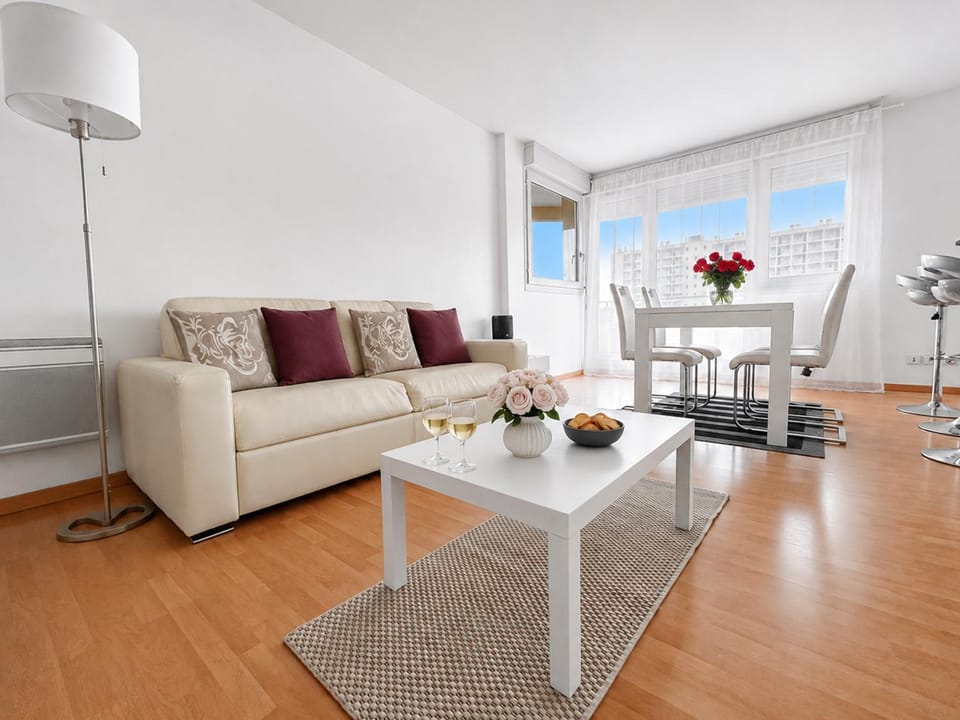 Porte de Paris, spacieux T3, terrasse et parking Apartment in Vanves
