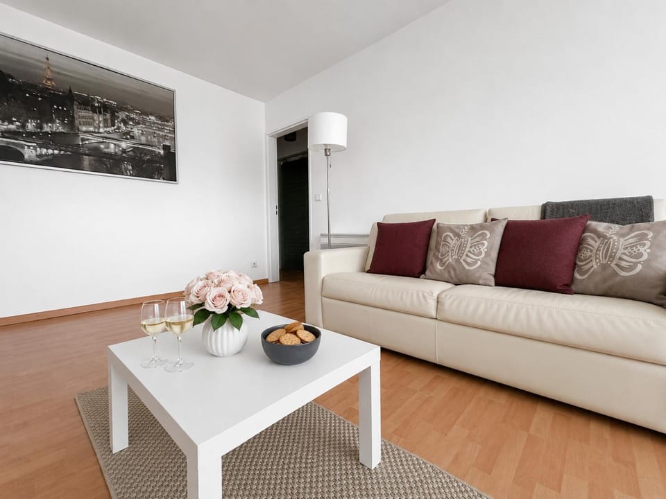 Porte de Paris, spacieux T3, terrasse et parking Apartment in Vanves