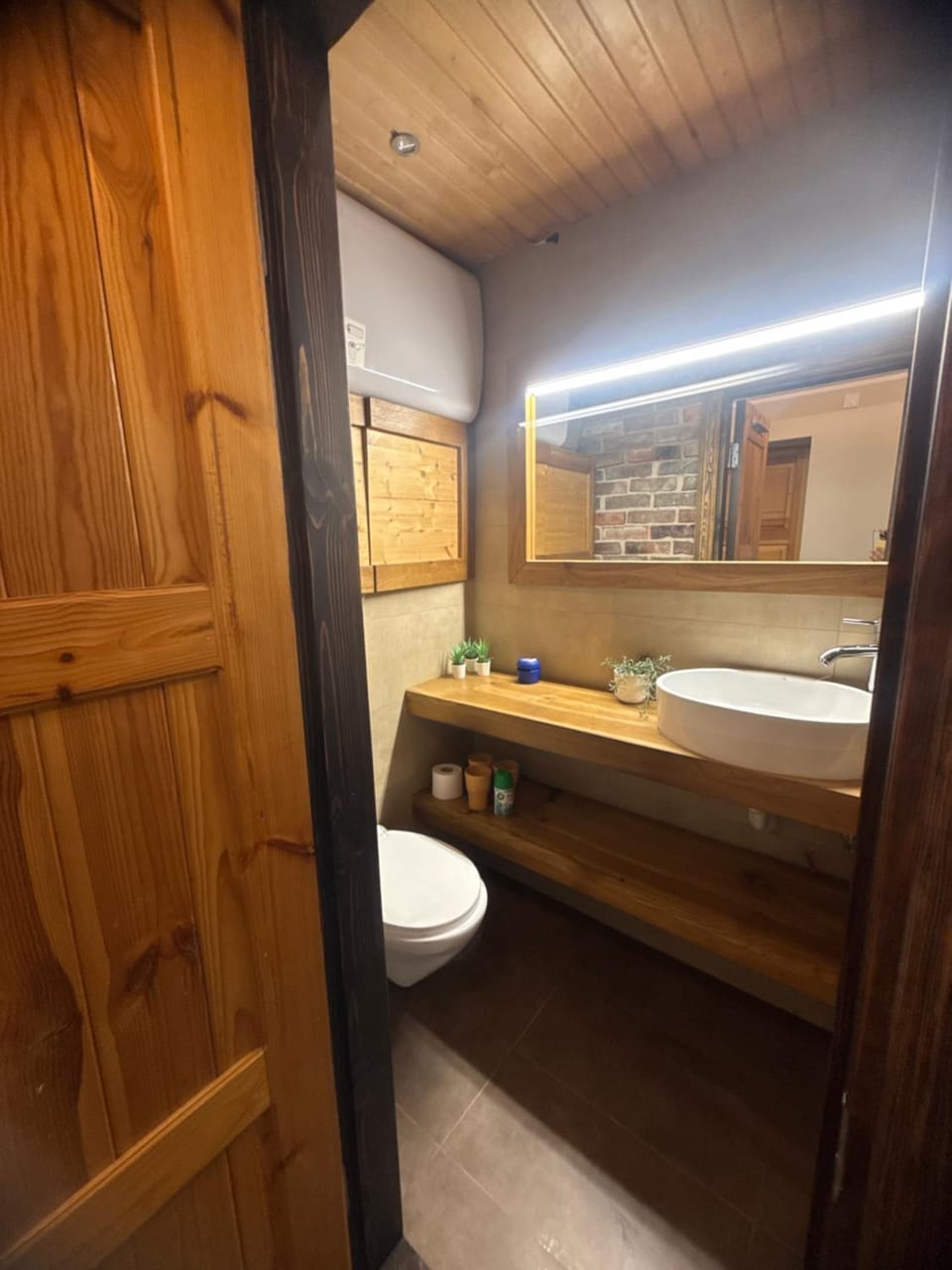Hubane korter järve kaldal Apartment in Estonia