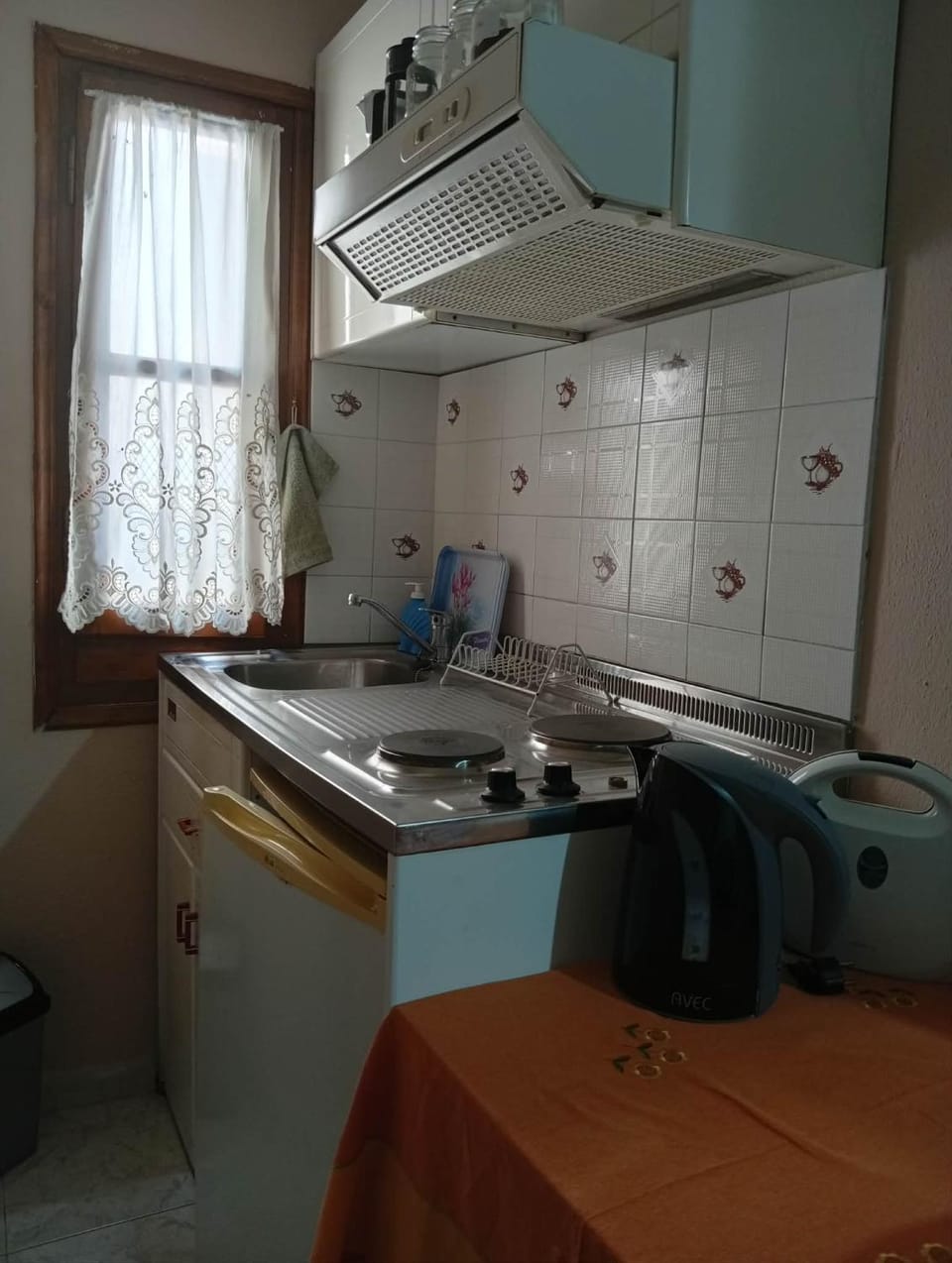 Kitchen or kitchenette, stove