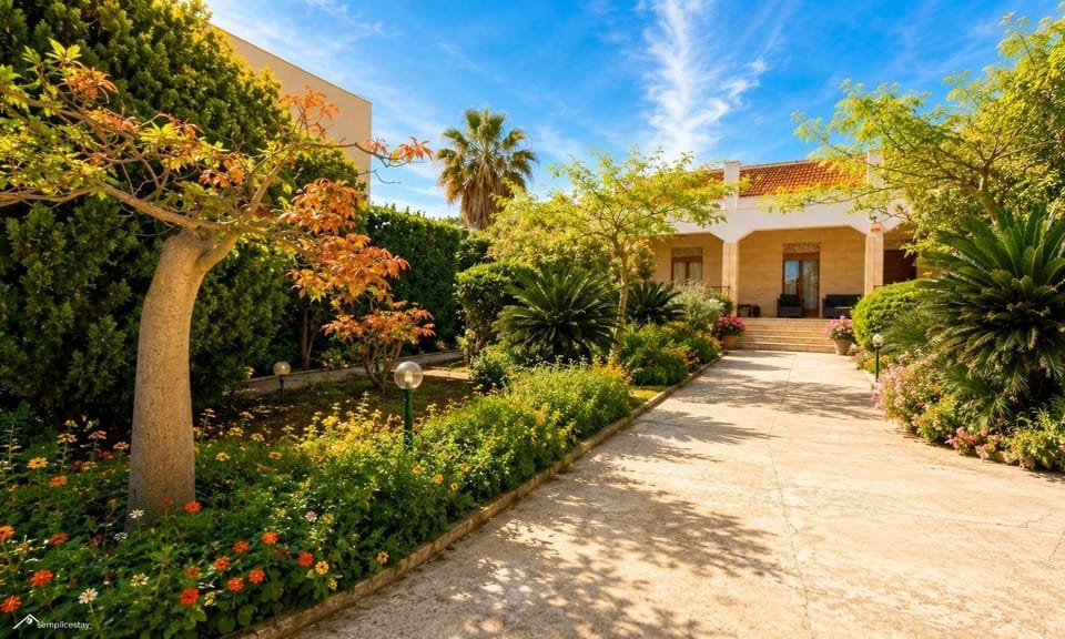 Property building, Day, Garden, Garden view