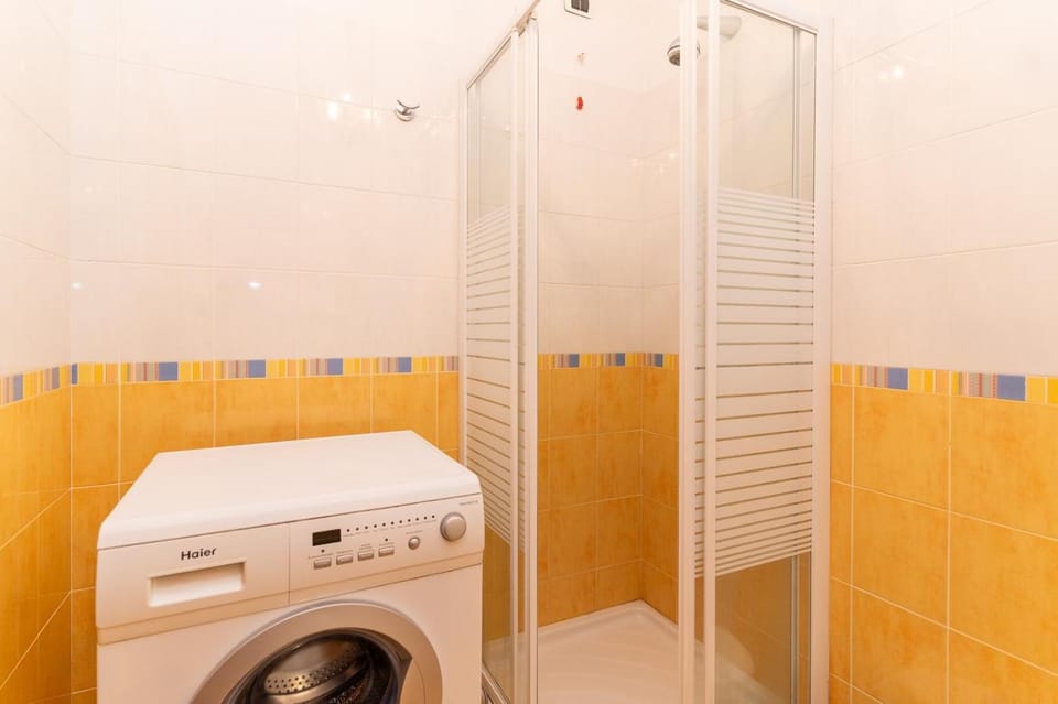 Shower, Bathroom, washing machine