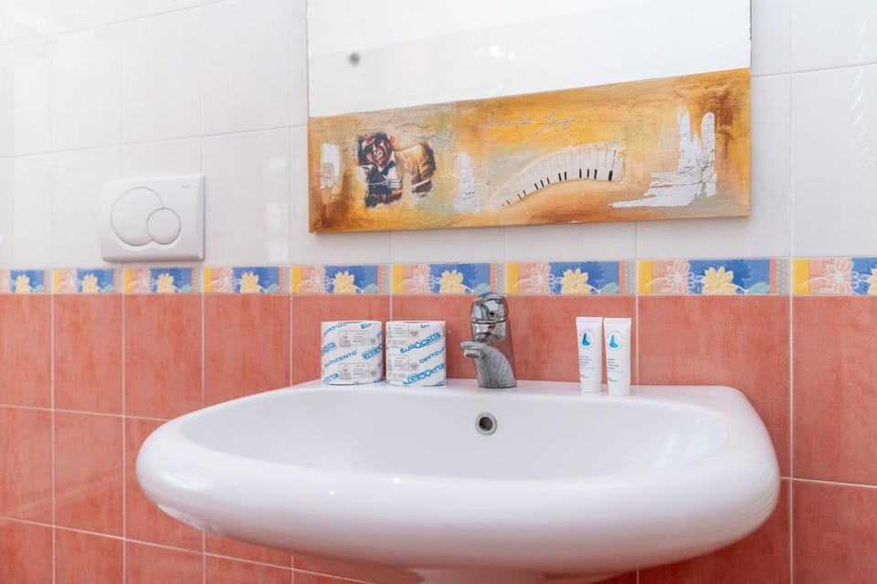 Bathroom, Bath