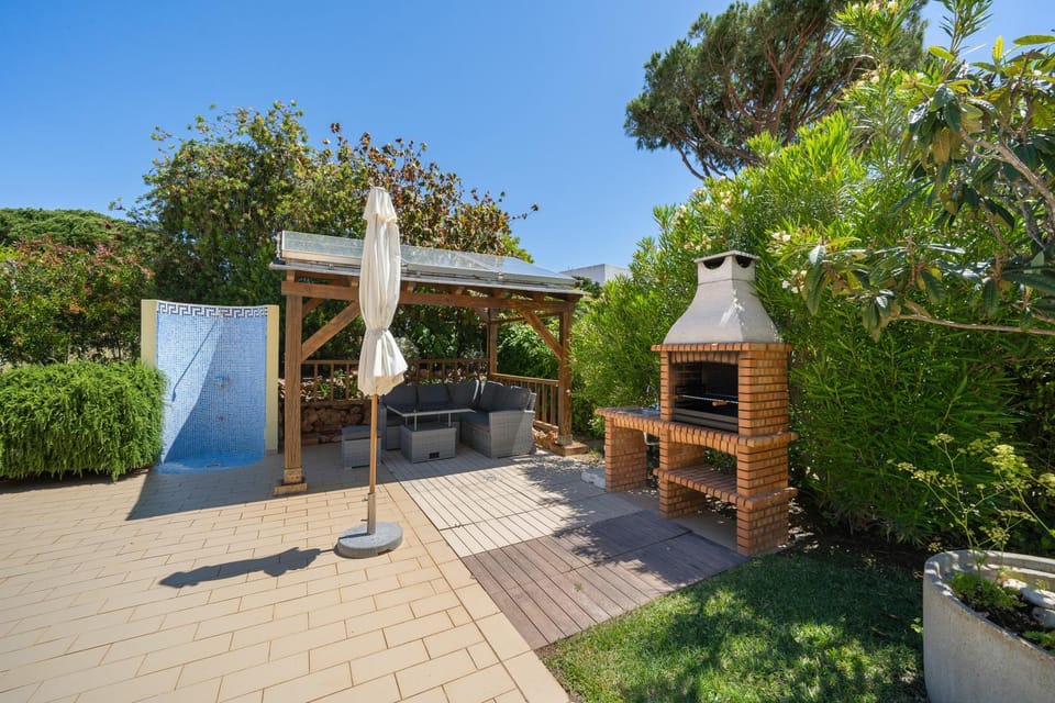 Vilamoura Private Pool Villa for 8 Guests Villa in Quarteira